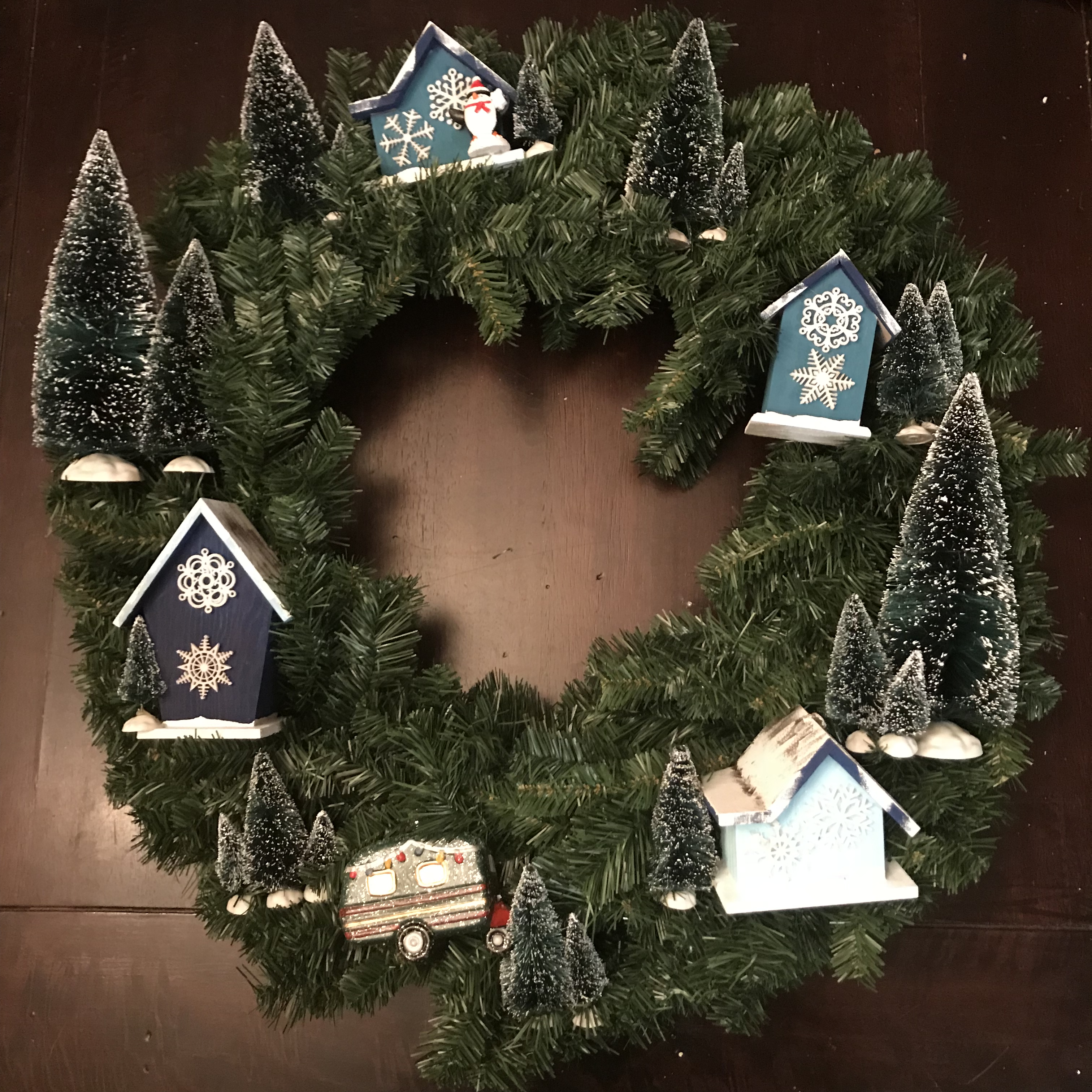 Fake it – Christmas Village Wreath